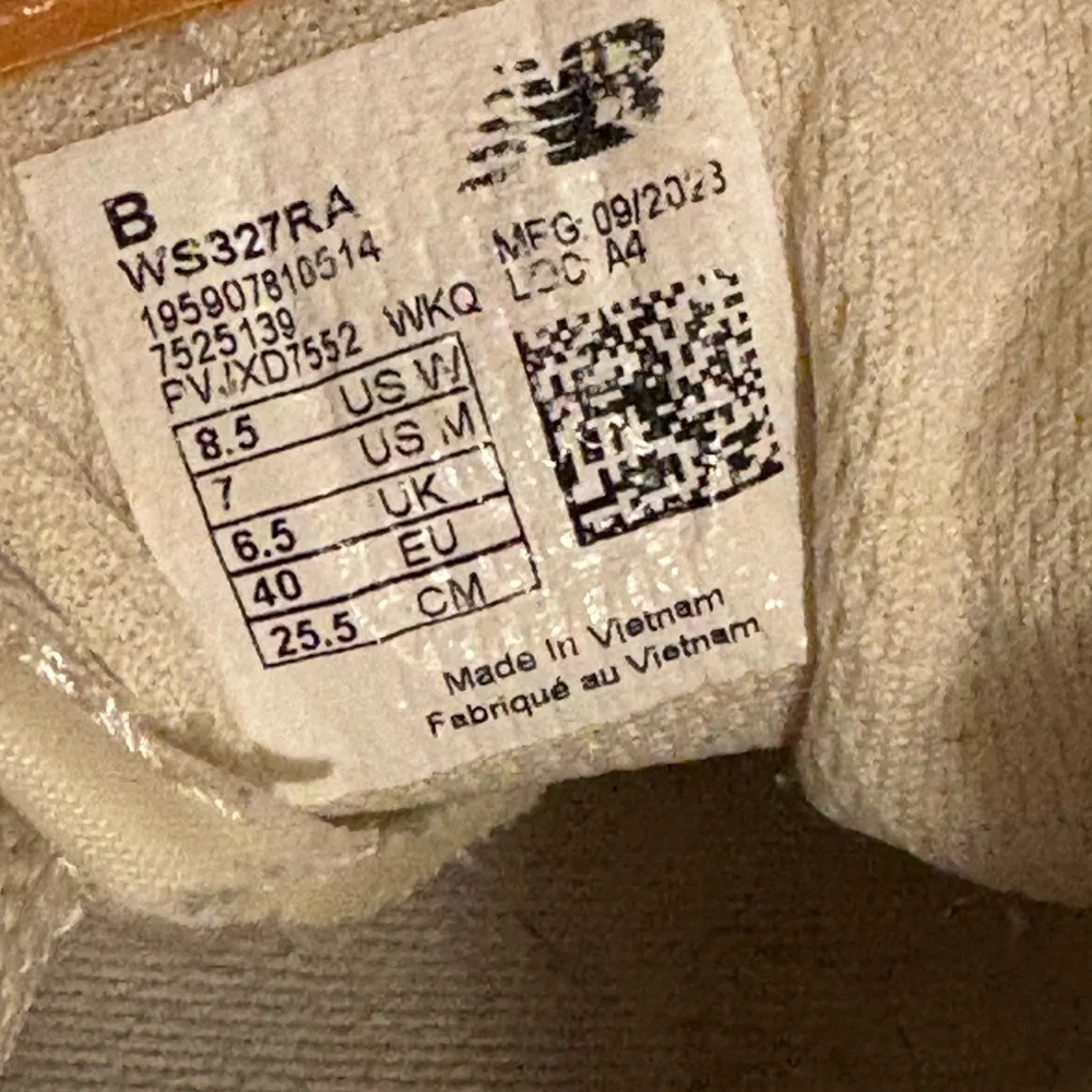 New Balance 327 Casual Women's Sneakers Shoes White Cream Brown size 8.5